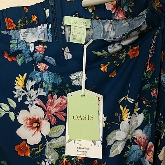 Oasis Fitzwilliam Dupont Off-the-Shoulder Dress - Picture 6 of 8